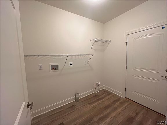 5th image of 2412 Napa Dr #33