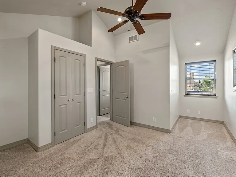 1275 S Clayton St — Photo 31