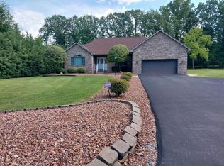 800 Whitetail Dr, New Castle, PA 16101