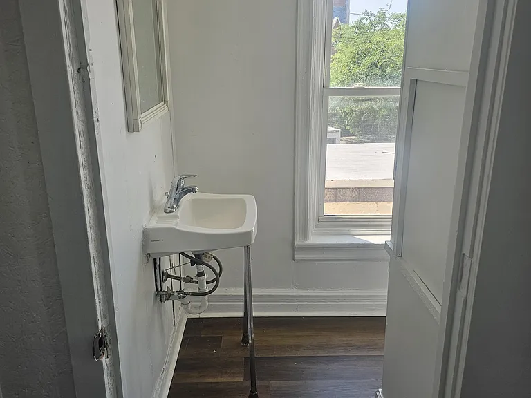 605 Ridge Ave — Photo 8