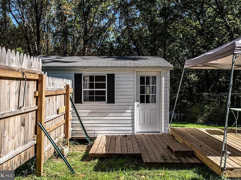 7019 Signal Hill Rd — Photo 8