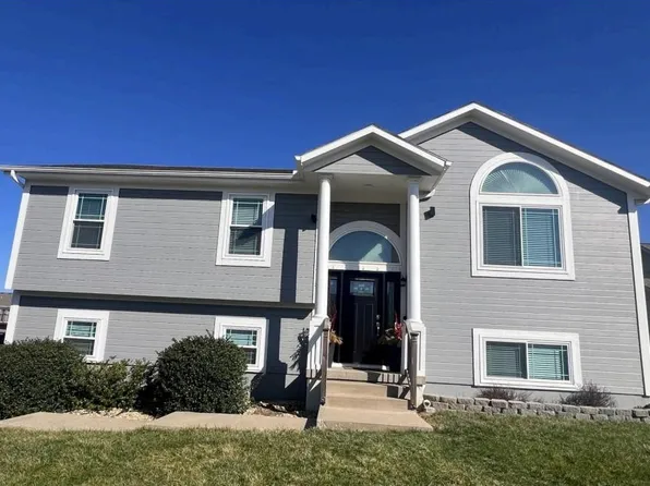 715 Madison Creek Ct, Raymore, MO 64083