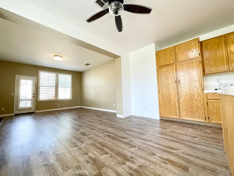 35740 Coral Dr — Photo 17