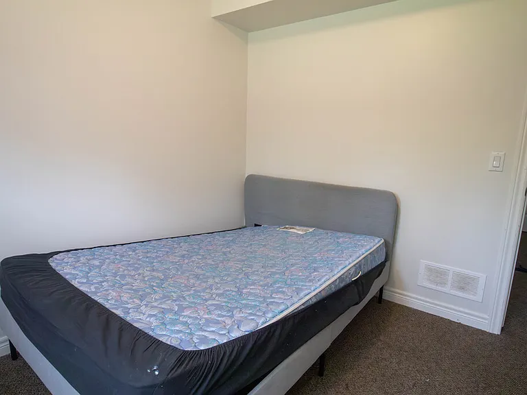 10 Trent Ave — Photo 12