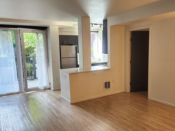 102 Living Room & Kitchen