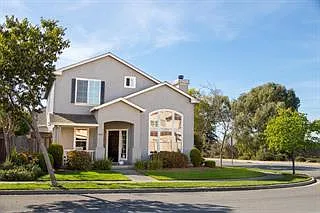 4 bed, 2.5 bath, 1517 sqft, $4,200 — Photo 1