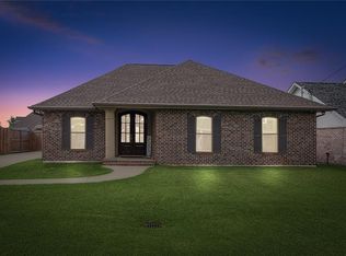 318 Valencia Dr, Luling, LA 70070