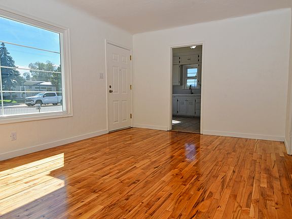5th image of 1922 F St