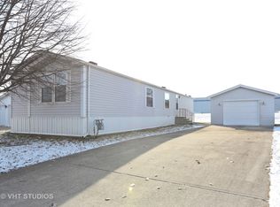 1110 Ash Ct, Manteno, IL 60950
