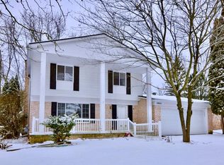 2805 Lakehurst Ln, Ann Arbor, MI 48105