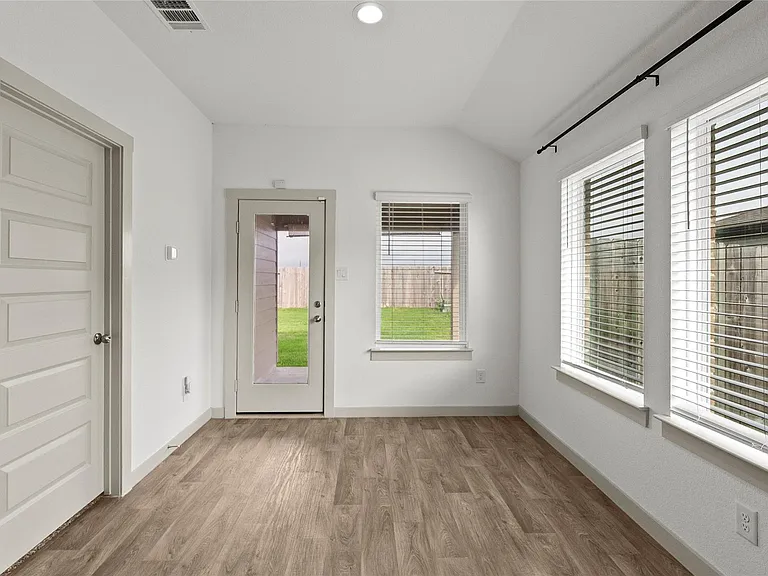 14531 Sweetwater Dr — Photo 10