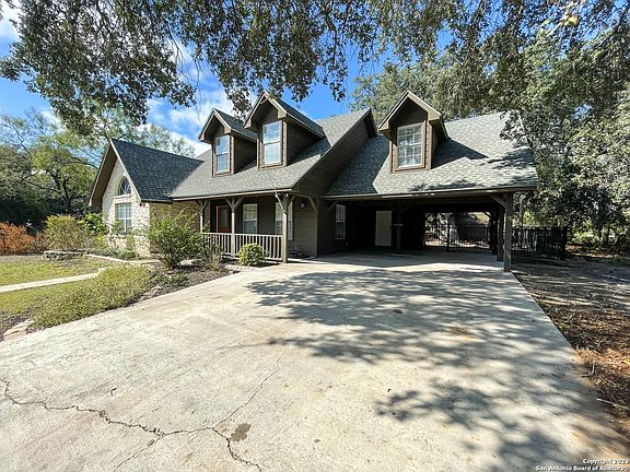 4th image of 1115 Fairway Circle