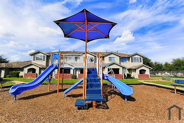 3 bed, 1100 sqft, $1,251 — Photo 4