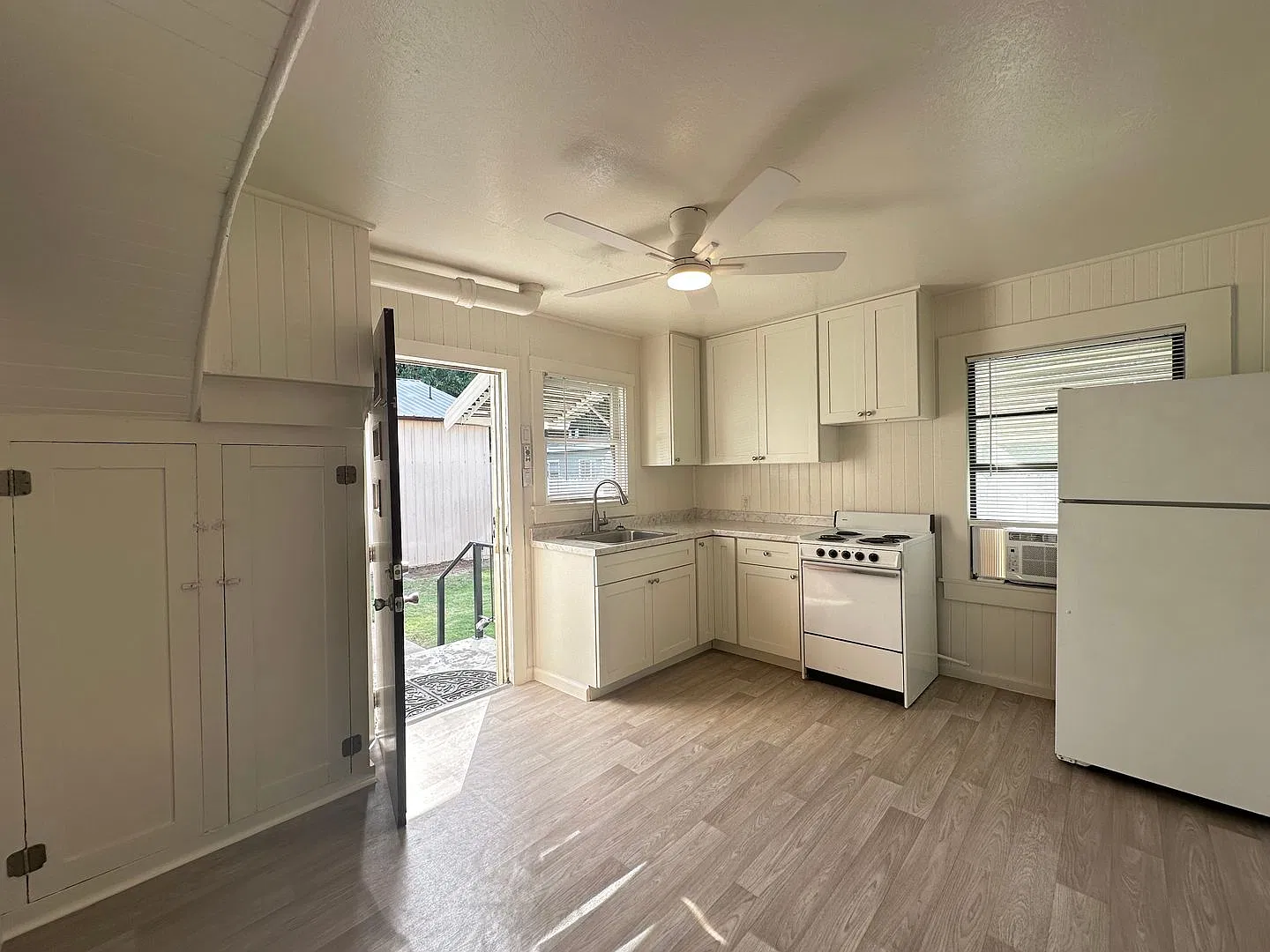 One Bedroom with All Utilities Included — Photo 1