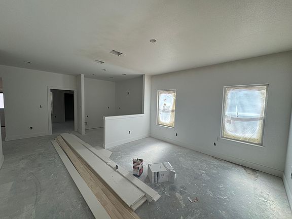 2nd image of 981 N Clinton St #102