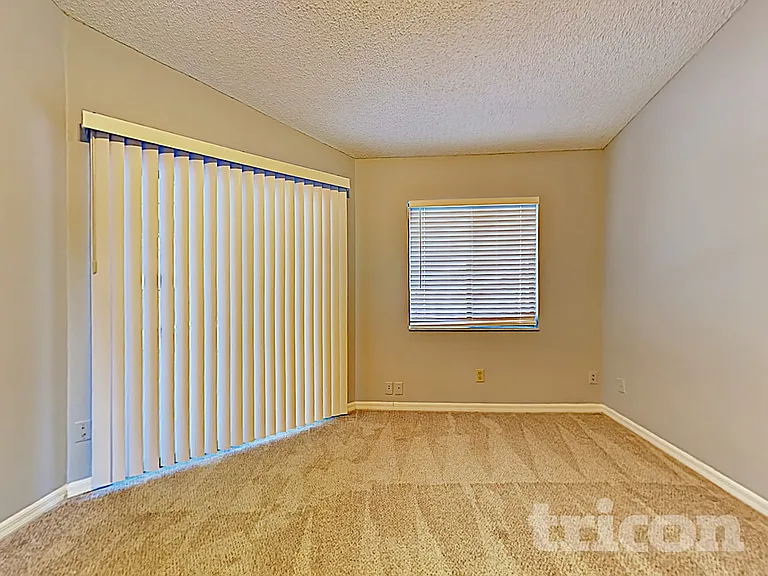 1805 Hitching Post Pl — Photo 33
