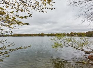 8 Barrington Rd, Parsippany, NJ 07054