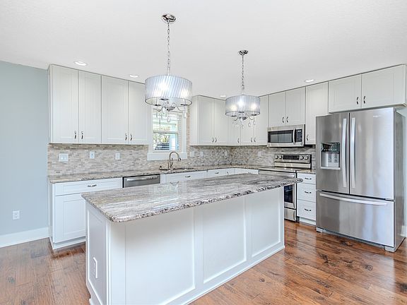 5th image of 6810 Coburn Ln