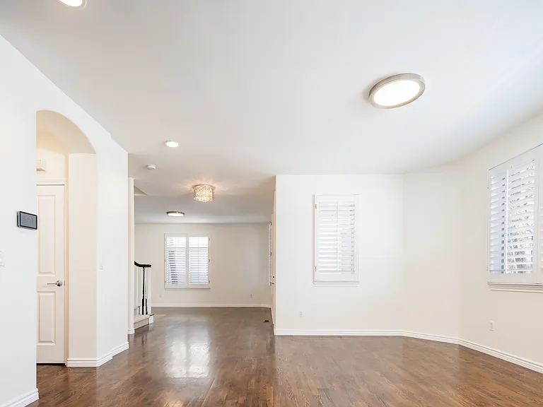335 N Josephine St #A — Photo 27