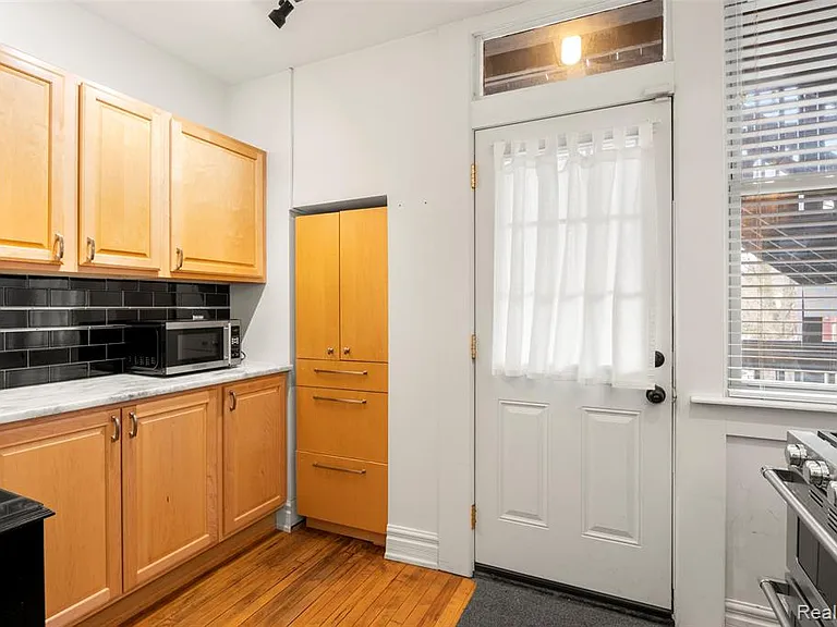 469 W Willis St #3 — Photo 15