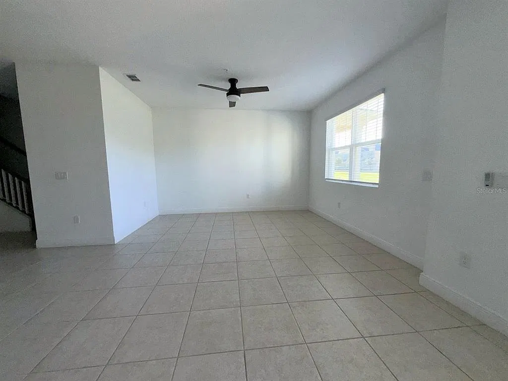3 bed, 2.5 bath, 1476 sqft, $2,500 — Photo 2