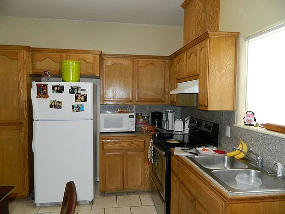 5th image of 2711 Nassau St