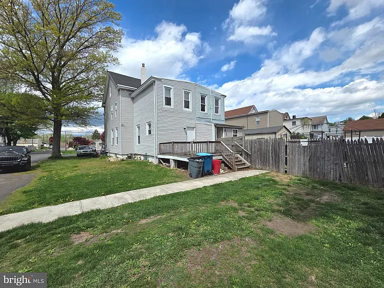 157 Robertson Ave — Photo 14