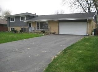 6901 W Golfview Ln, Palos Heights, IL 60463