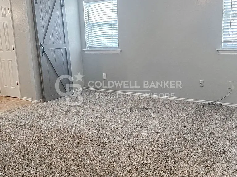 2609 74th Pl — Photo 8