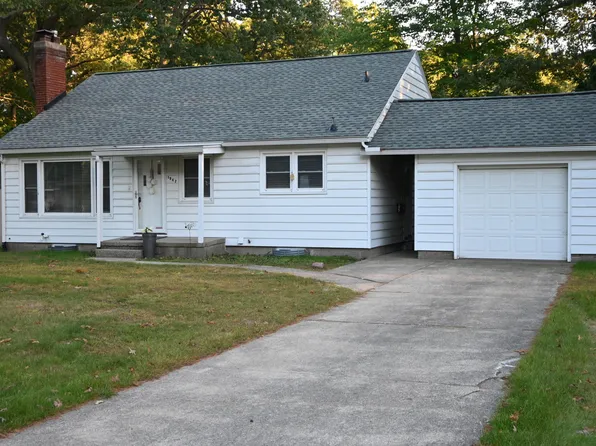 1947 Spencer Dr, Muskegon, MI 49441