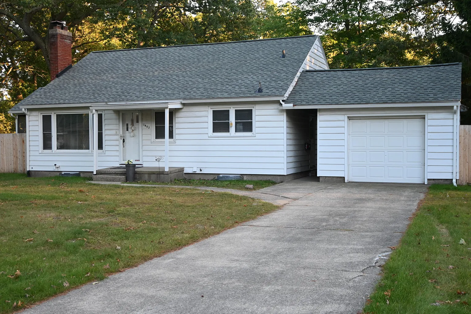 1947 Spencer Dr photo 1