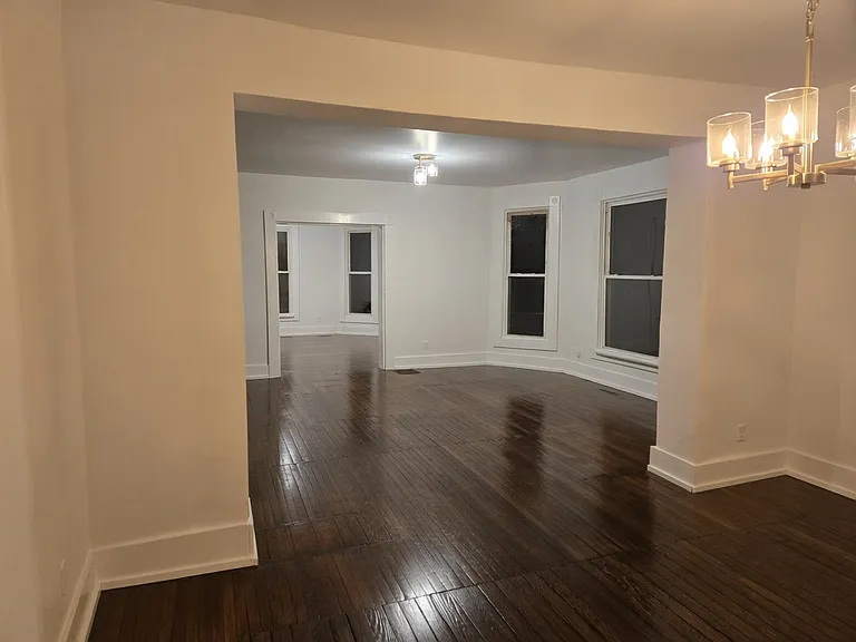 214 S Huntington St — Photo 2
