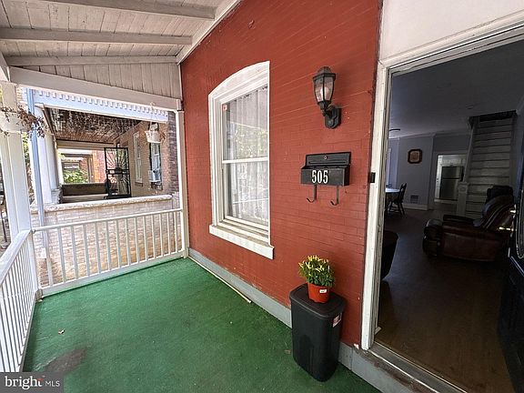5th image of 505 Tyler St