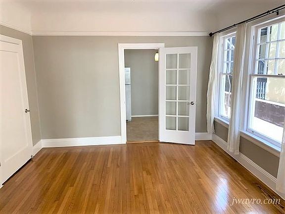4th image of 1701 Beach St APT 105