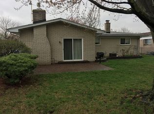 37401 Hacker Dr, Sterling Heights, MI 48310