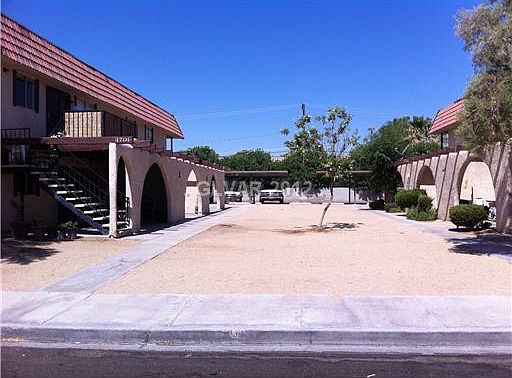 4th image of 1701 N Cordoba Ln