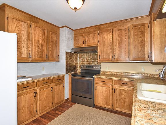 4th image of 1720 S Maplewood Ave