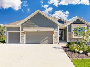 22500 W 87th Ter, Lenexa, KS 66227