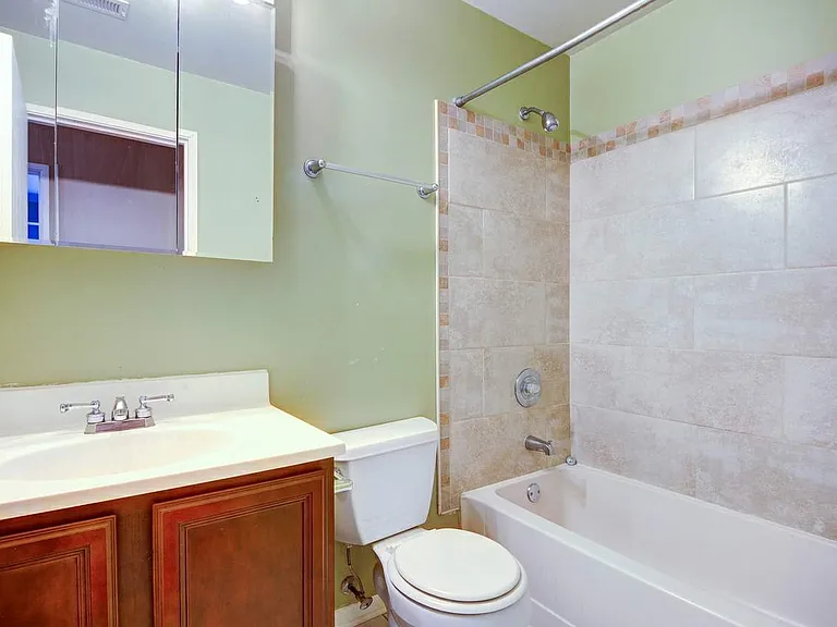 2260 Abbeywood Dr — Photo 2