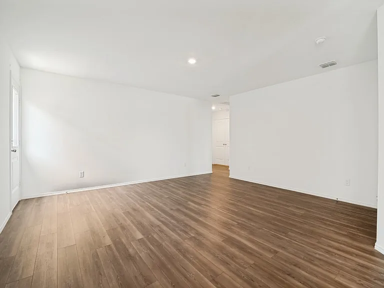 5735 Barbaro Dr — Photo 6
