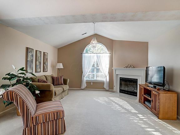 5th image of 313 Chardonnay Ln