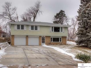 6106 N 63rd St, Omaha, NE 68104