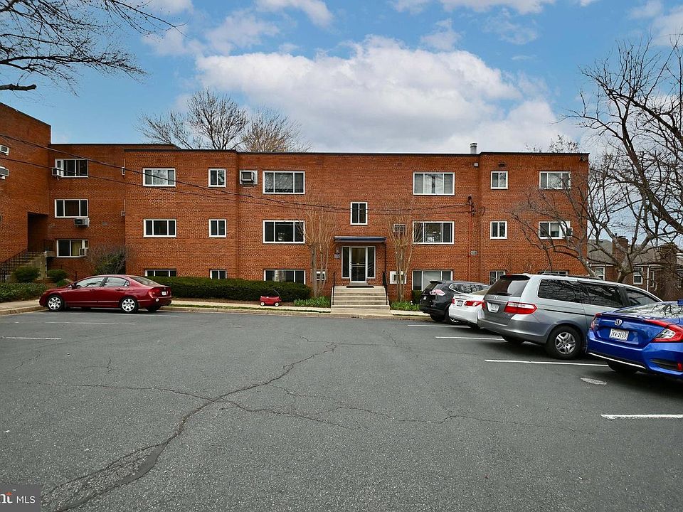 1st image of 2125 19th St N APT 2