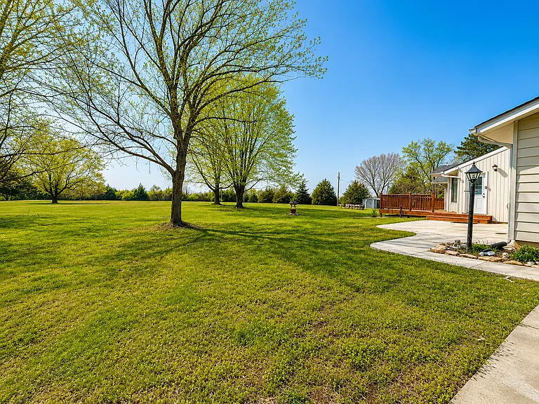 6239 SW Wanamaker Rd — Photo 24