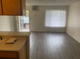 611 N Edison St