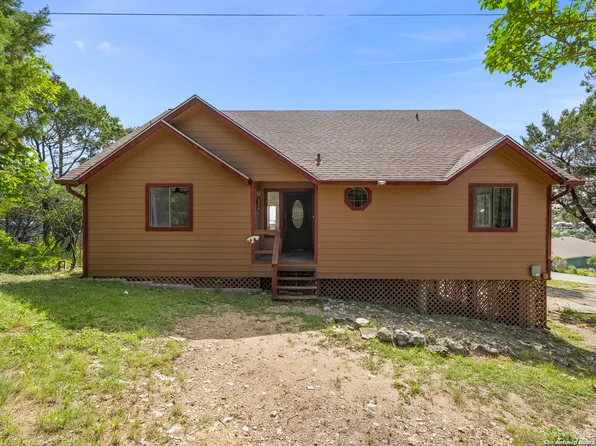 2033 Colleen Dr, Canyon Lake, TX 78133