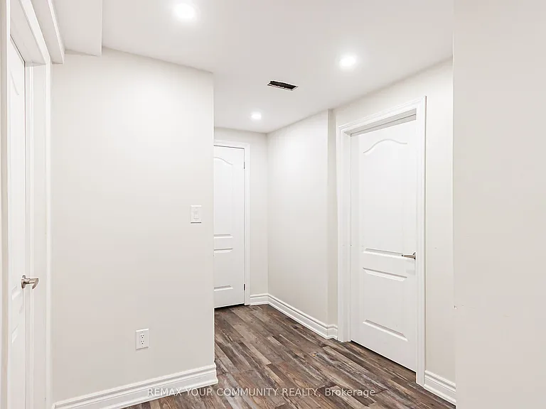33 Durness Ave #BASEMENT — Photo 18