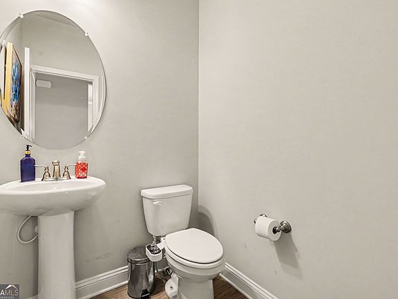3rd image of 837 Everleigh Ct