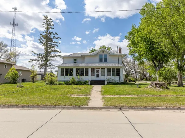 407 Walnut St, Salix, IA 51052