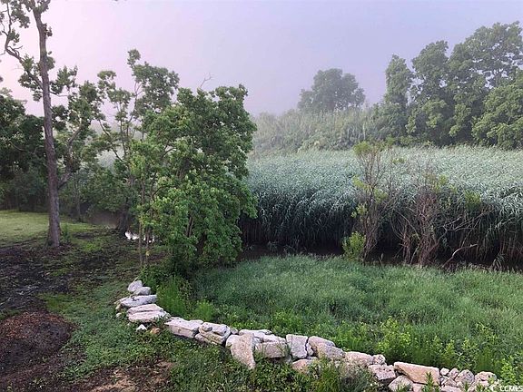 4th image of 325 Kaufman St.
